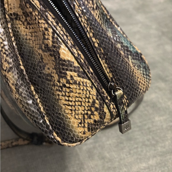 Armani Exchange faux reptile skin serpent bag - Picture 5 of 7